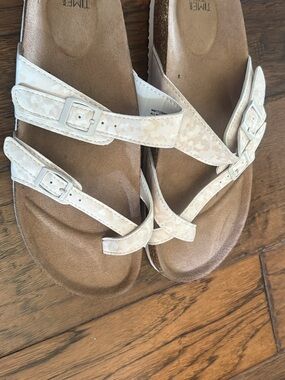 Time and Tru Cream Patterned Thong Sandals with Buckle Straps